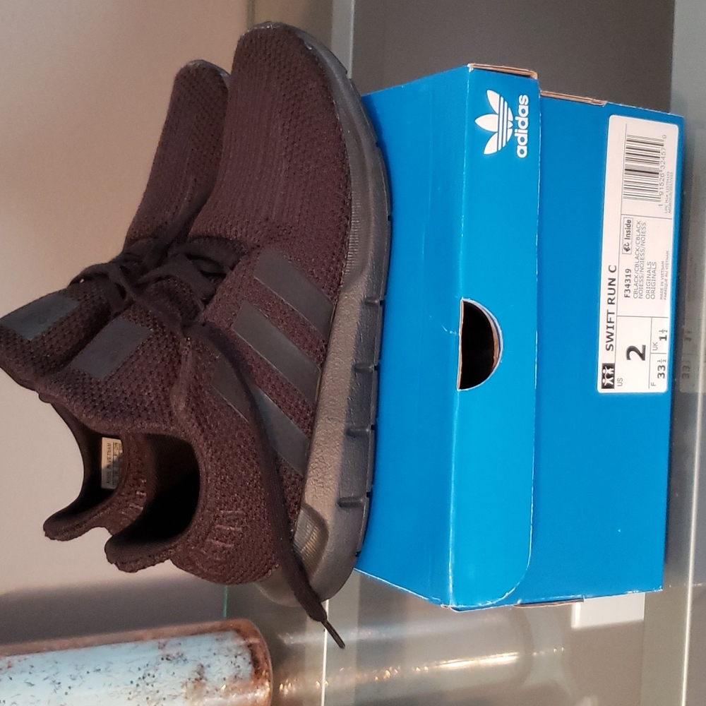 ADIDAS SWIFT RUN C...SIZE 2